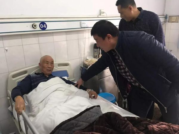慰問住院員工，傳遞家的溫暖